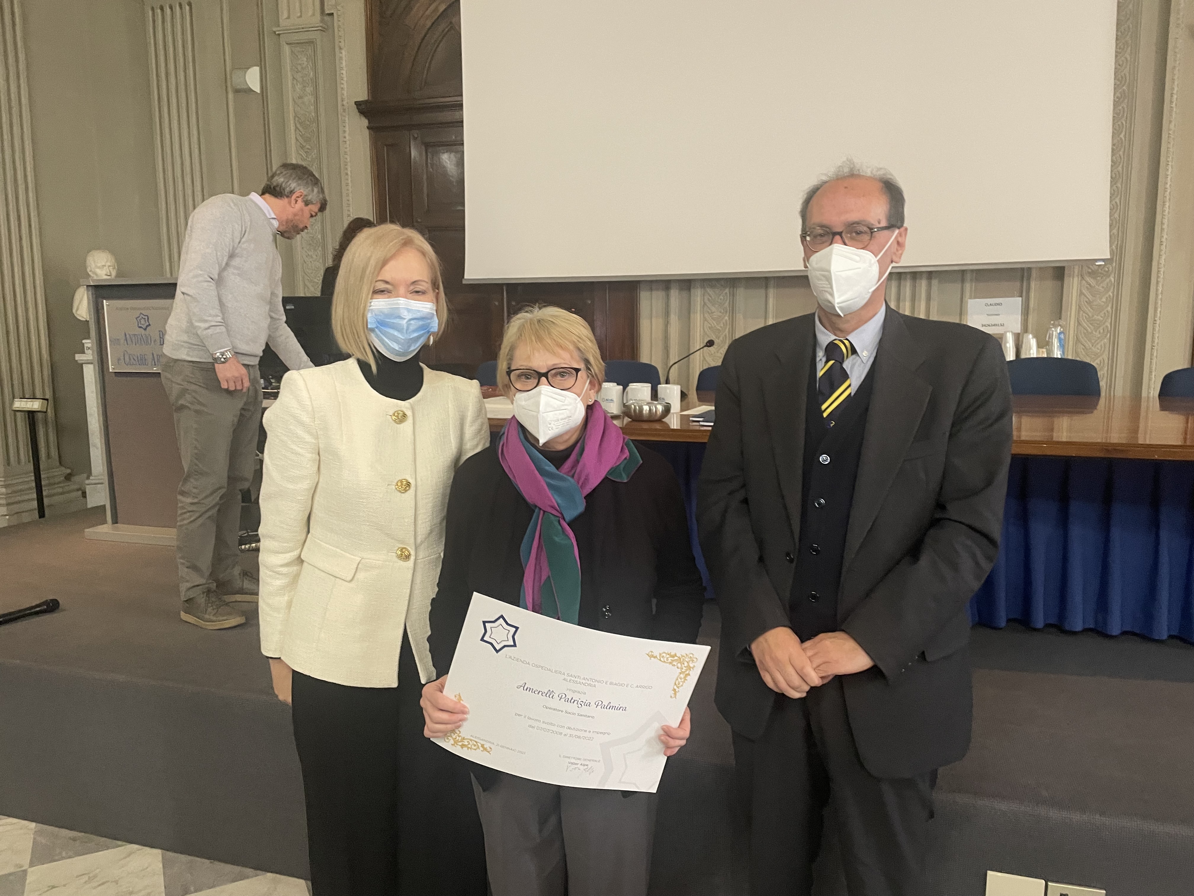 la consegna delle benemerenze ai pensionati