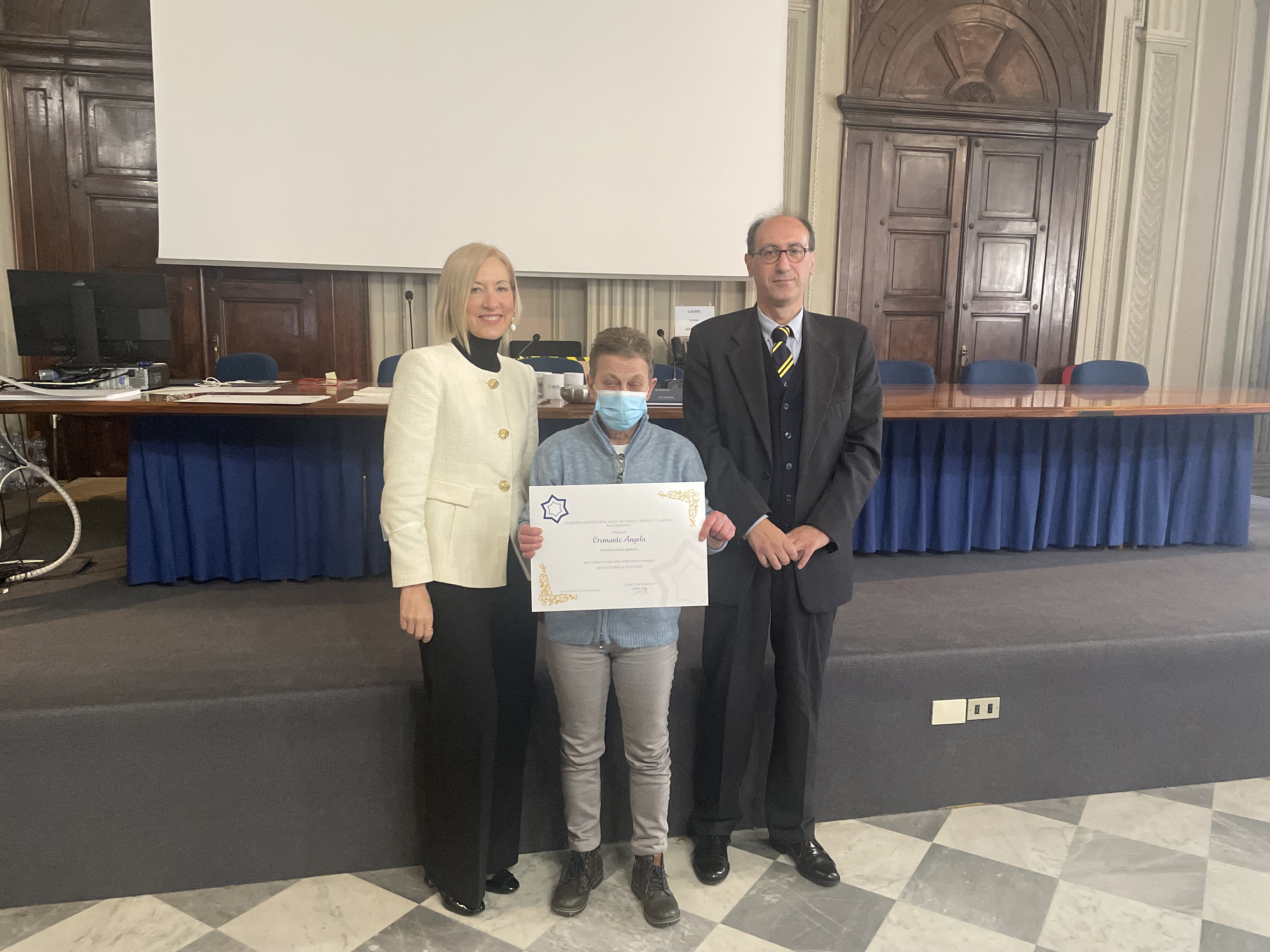 la consegna delle benemerenze ai pensionati