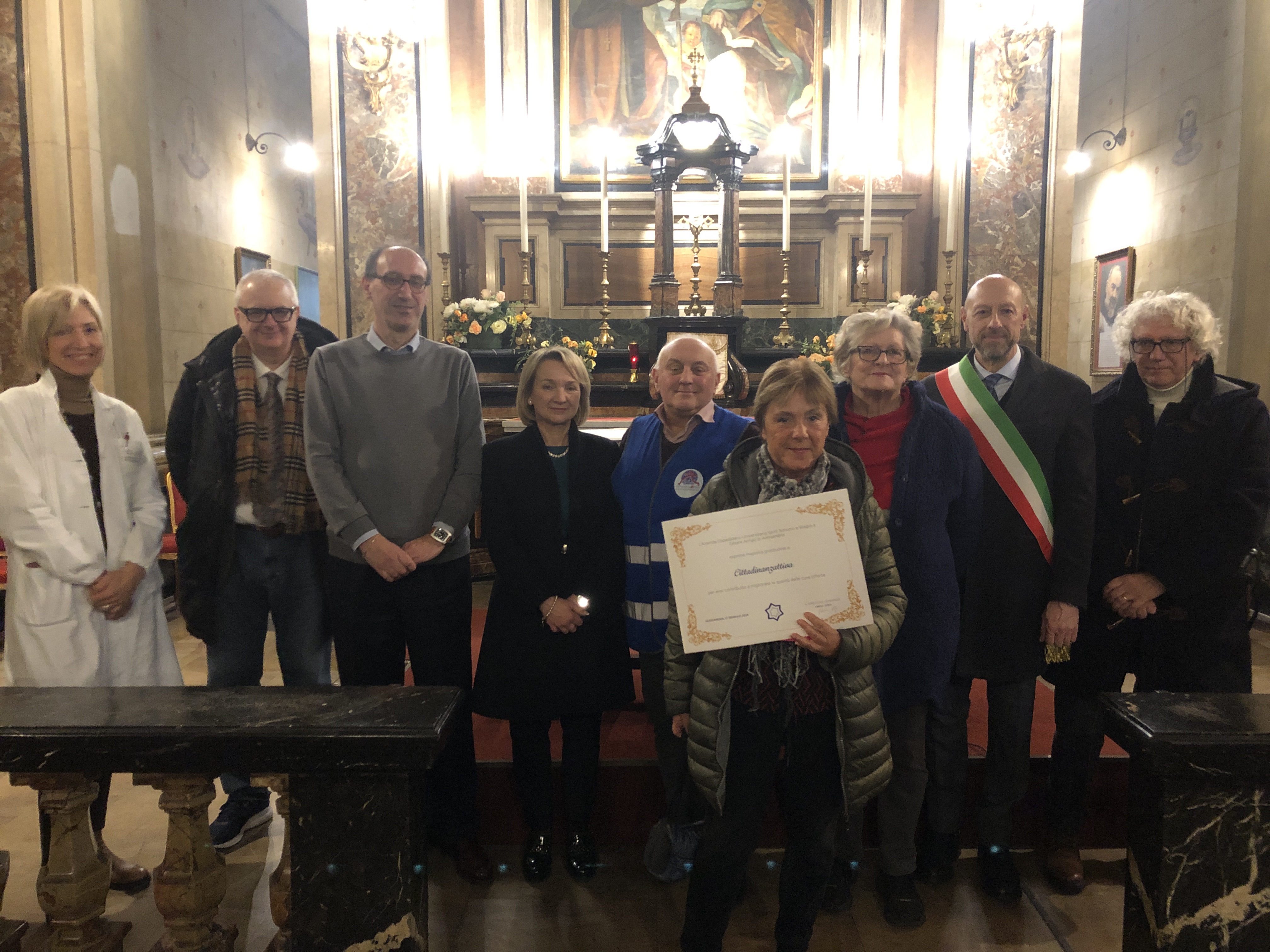 La consegna degli attestati di ringraziamento ai donatori