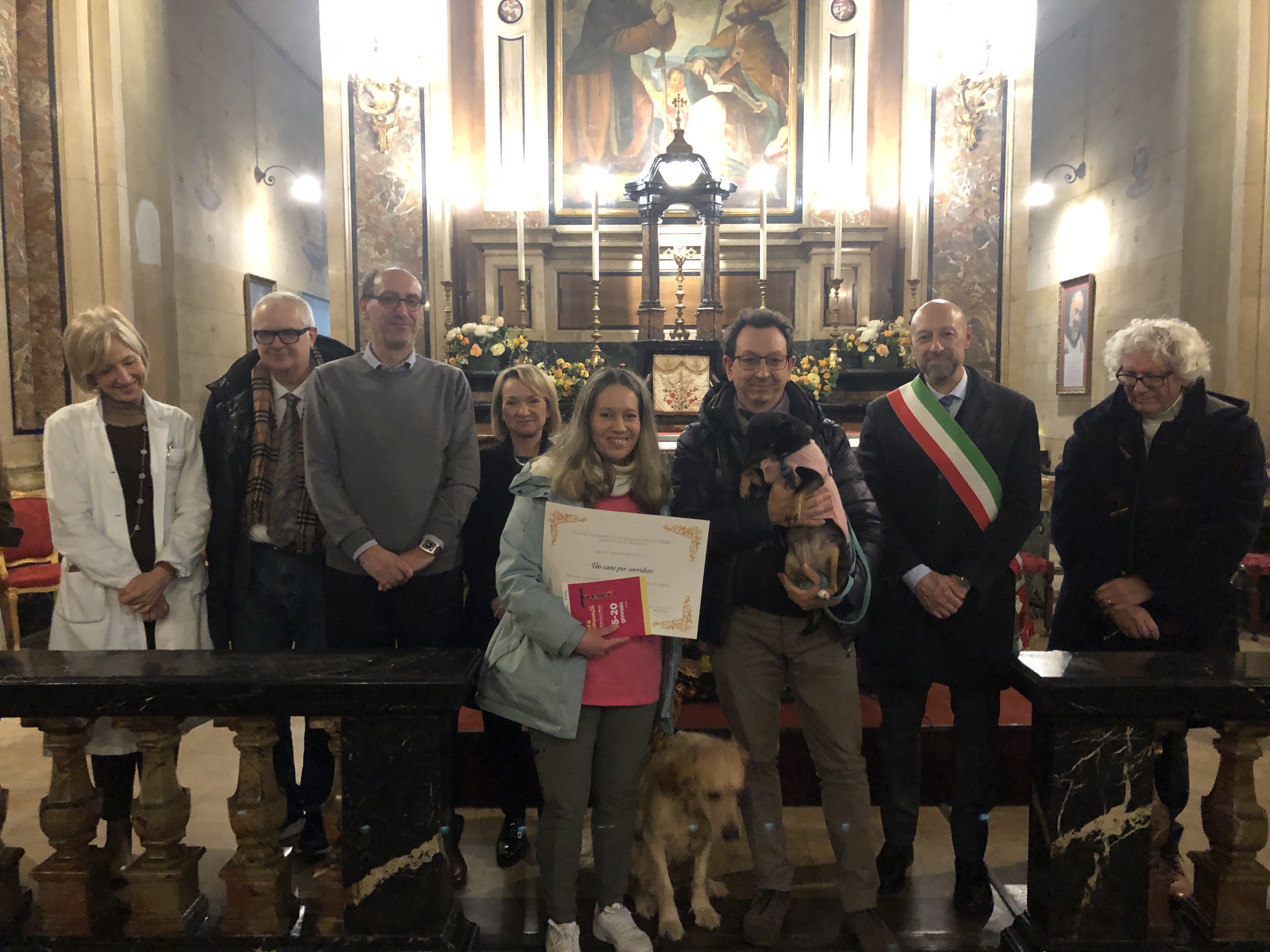 La consegna degli attestati di ringraziamento ai donatori