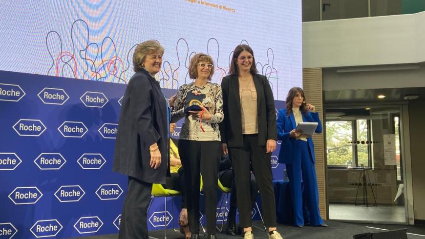 maura rossi e francesca marengo durante la consegna del premio